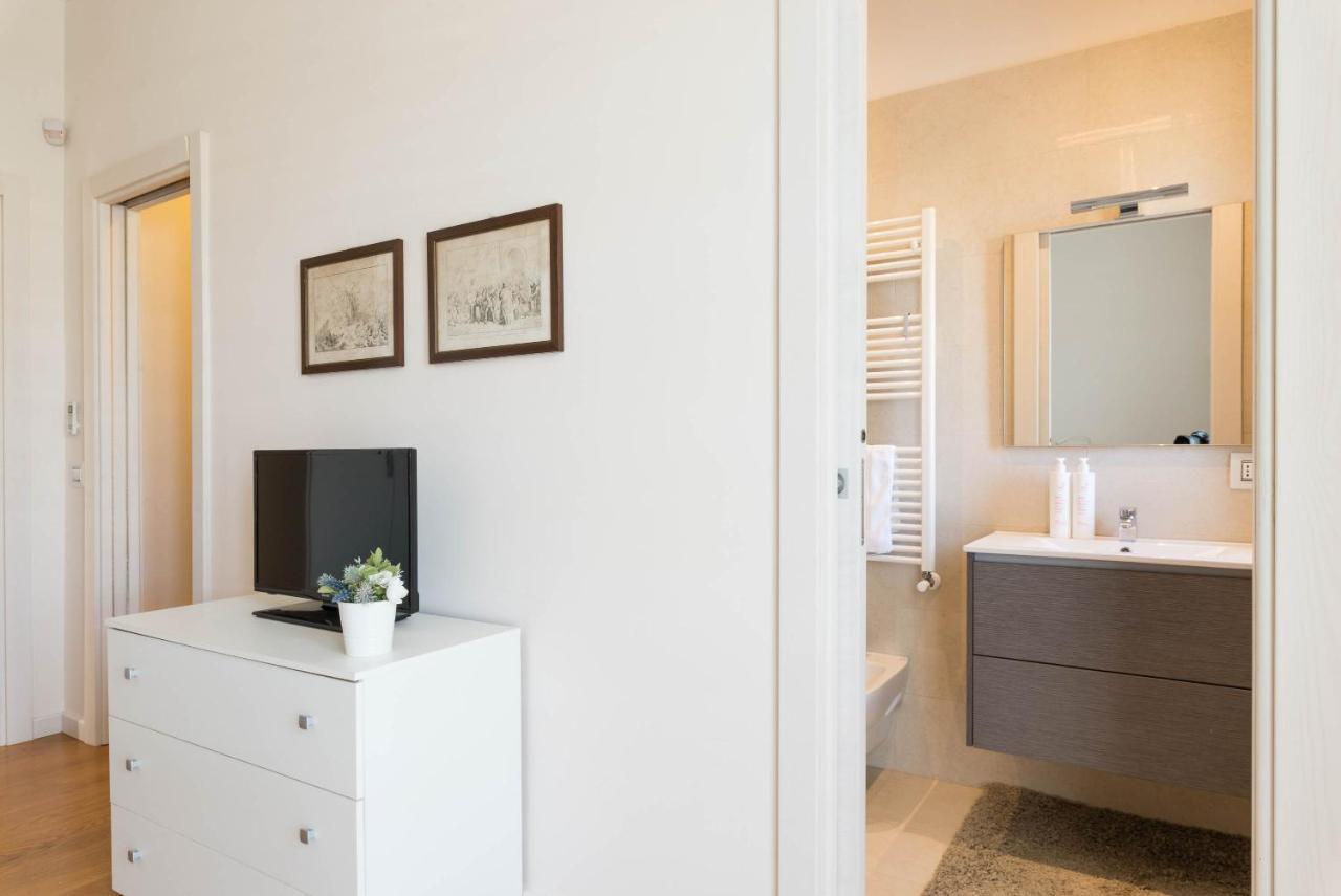 Casa Torre Di Specchio 2 Con Piscina Apartment Bari Bagian luar foto