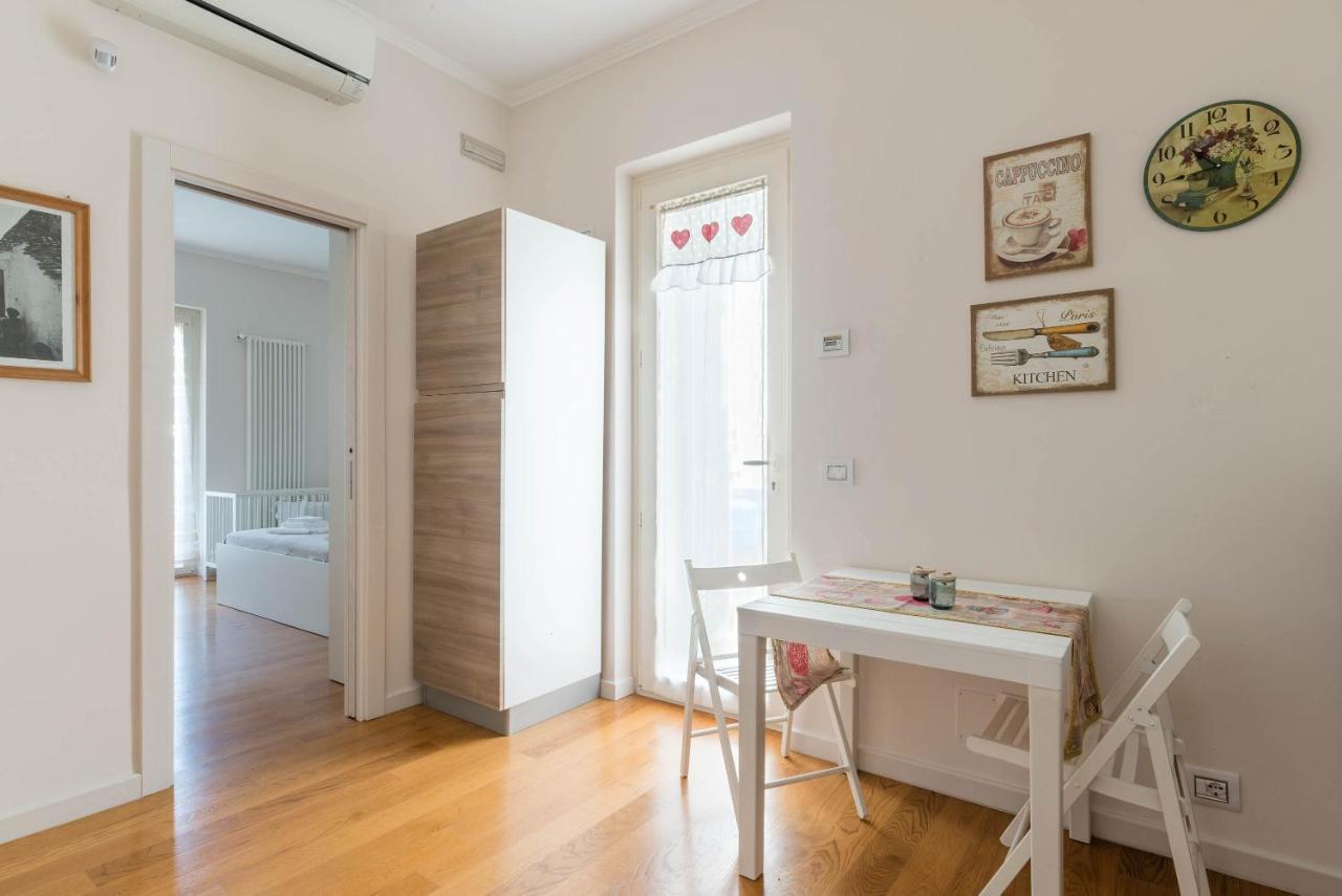 Casa Torre Di Specchio 2 Con Piscina Apartment Bari Bagian luar foto