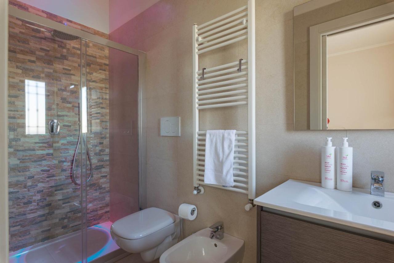 Casa Torre Di Specchio 2 Con Piscina Apartment Bari Bagian luar foto