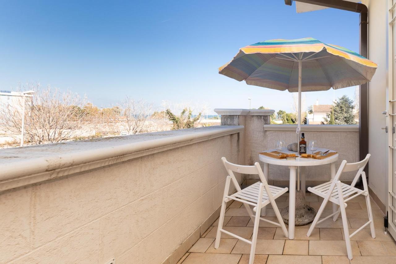Casa Torre Di Specchio 2 Con Piscina Apartment Bari Bagian luar foto