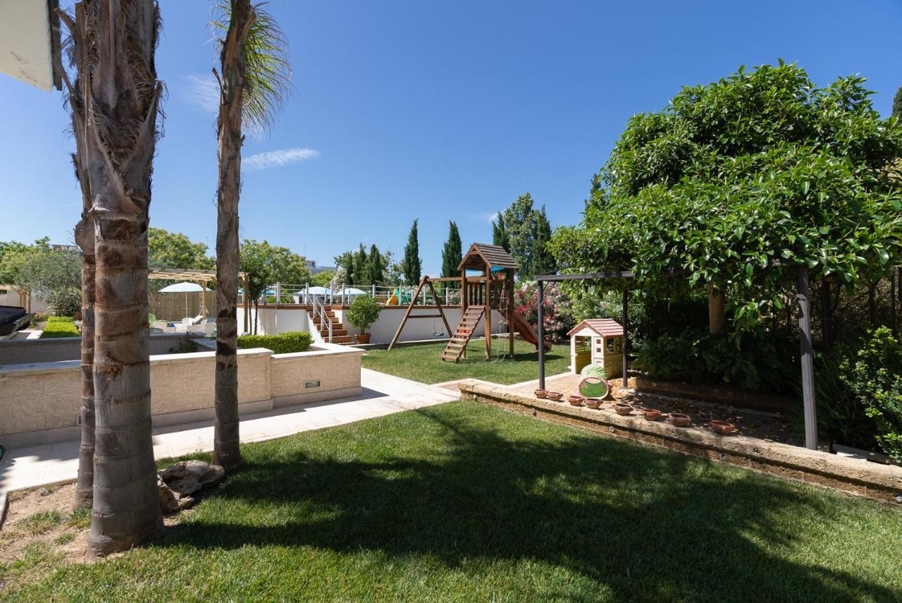Casa Torre Di Specchio 2 Con Piscina Apartment Bari Bagian luar foto